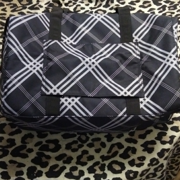 NWT Summer and Rose Duffle Bag in Black Plaid - Picture 8 of 16
